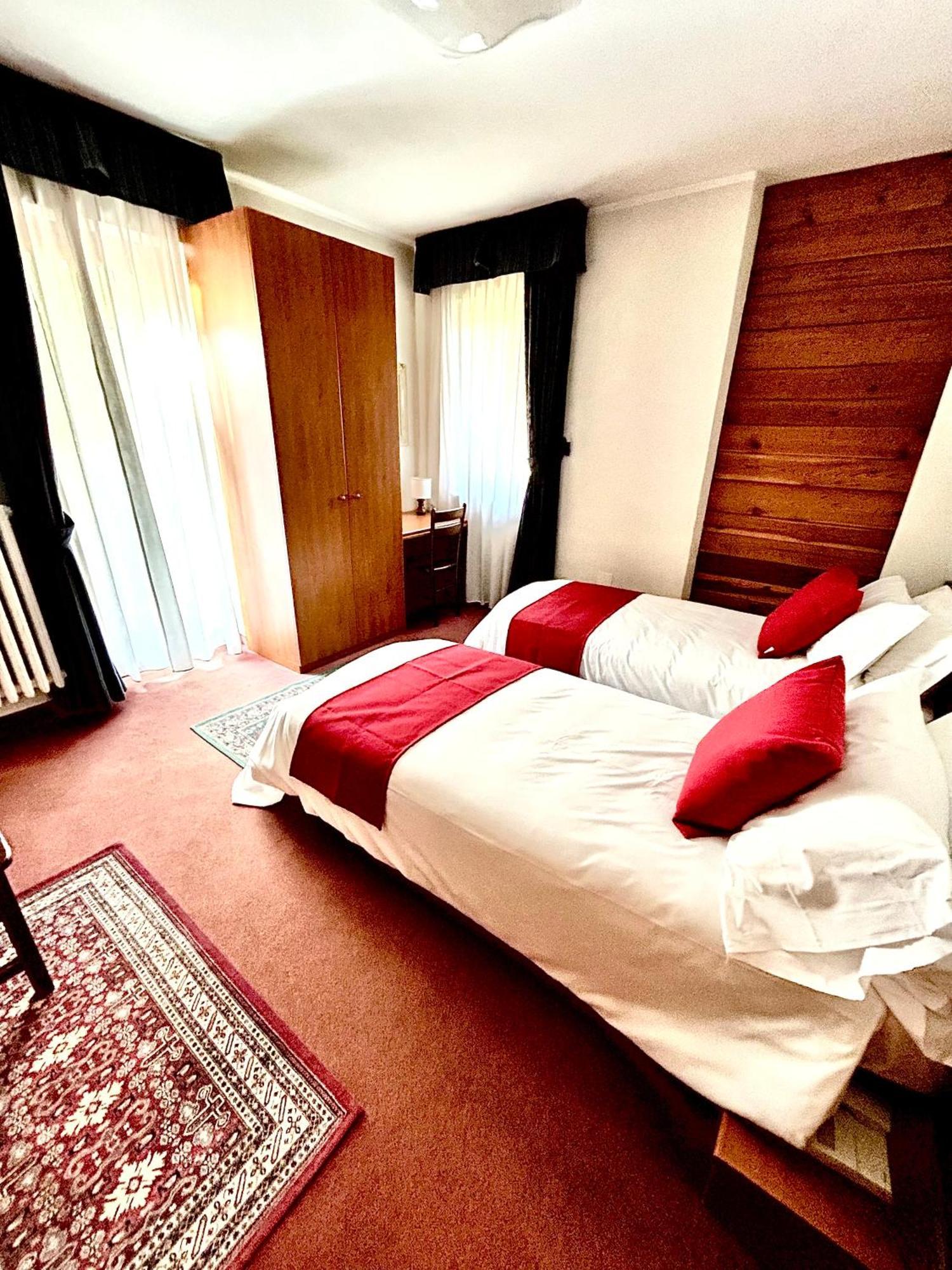 Hotel La Nigritella Бардонечия Екстериор снимка